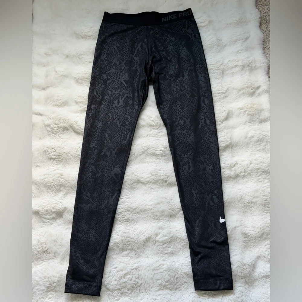 Nike Pro Dri - Fit Women's Black Snakeskin Patterned Leggings-S